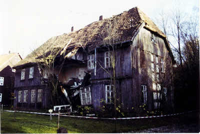 Right residential building before demolition